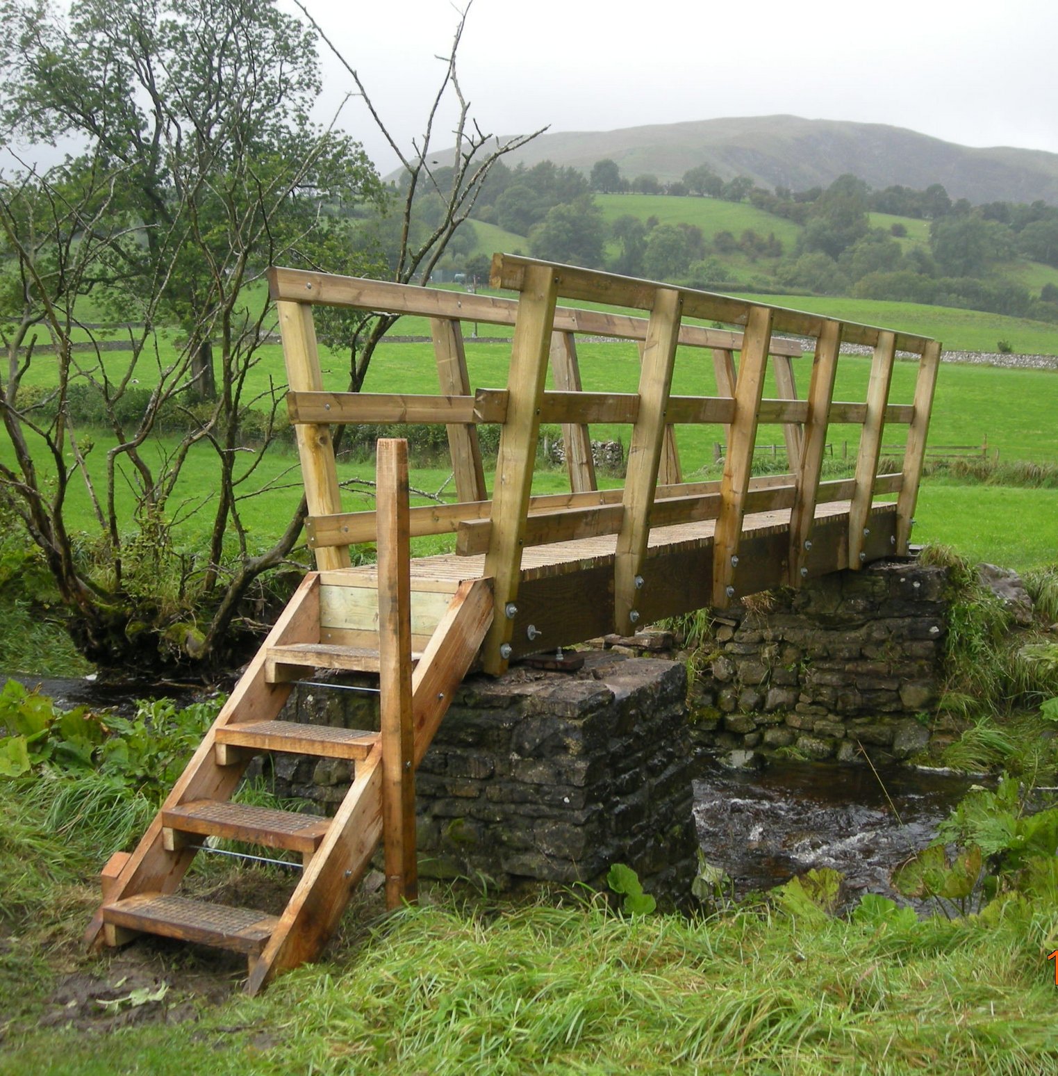 Softwood Kit Bridge with Steps - Ref 3454